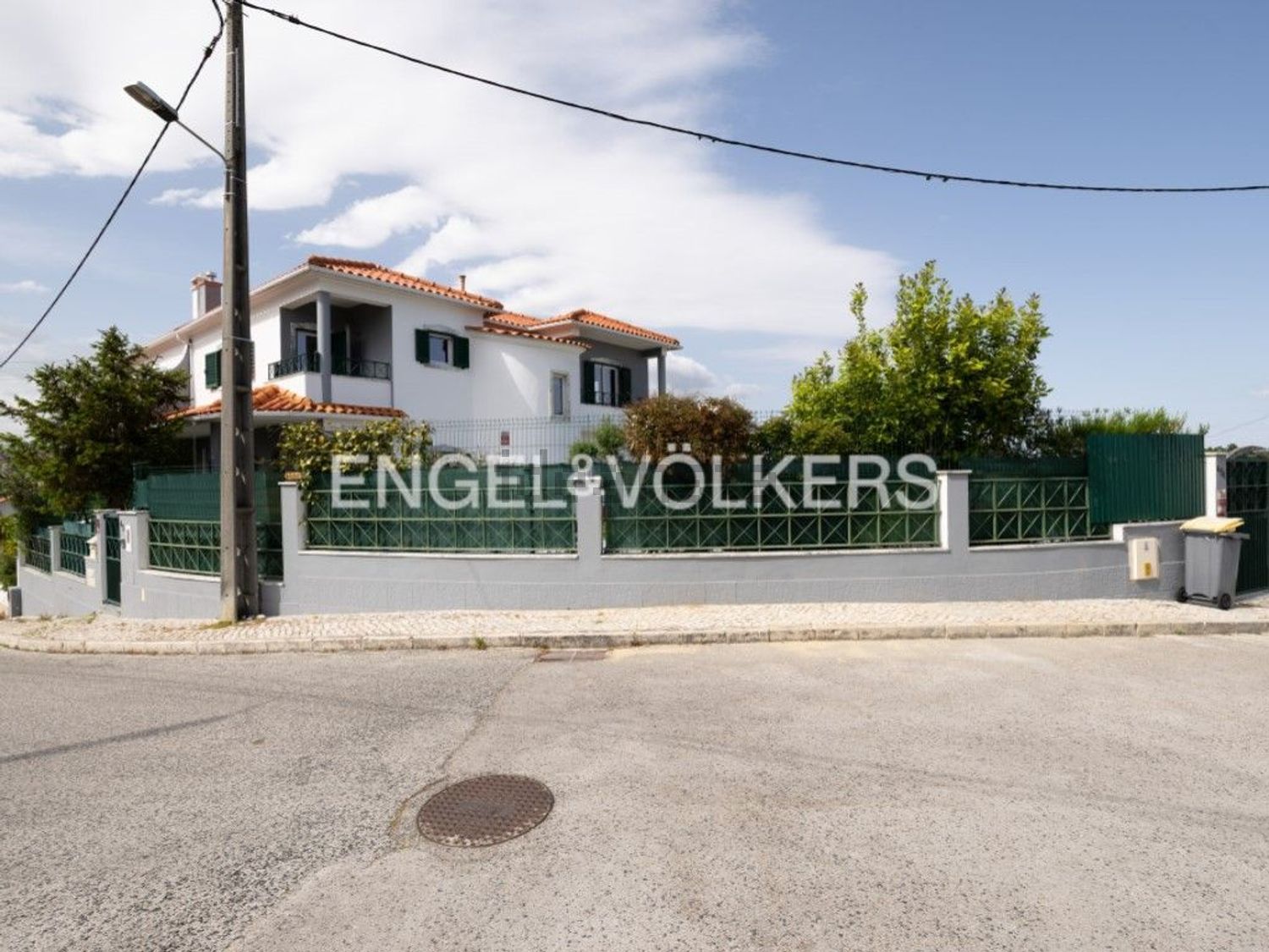小楼房或独栋别墅出售在Caparica e Trafaria - 外立面