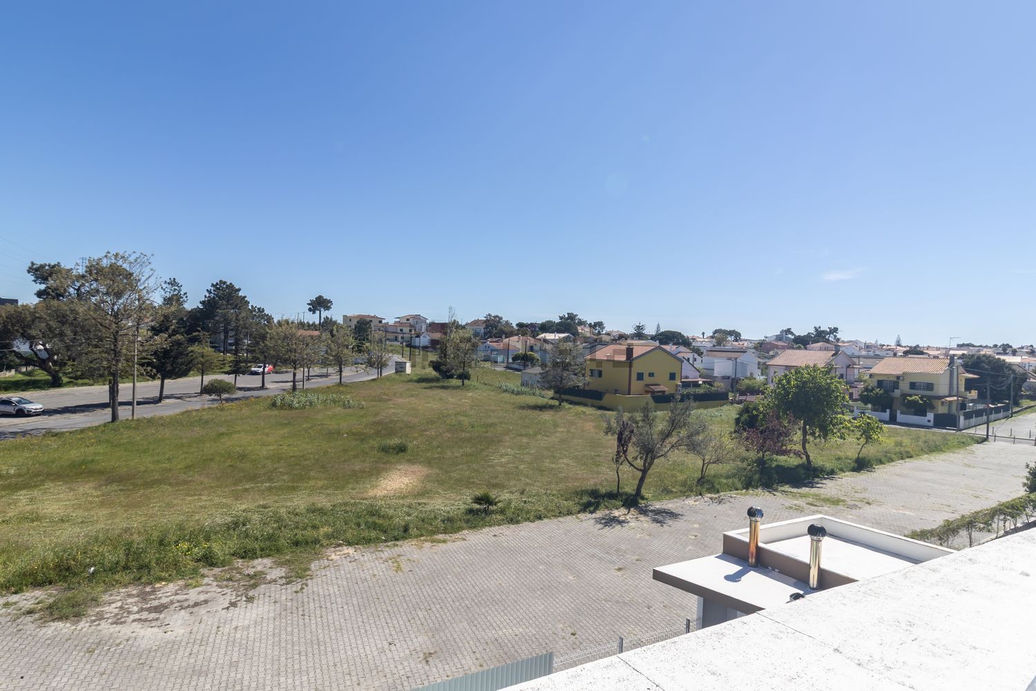 小楼房或独栋别墅出售在Rua Jorge Brum do Canto - 视线