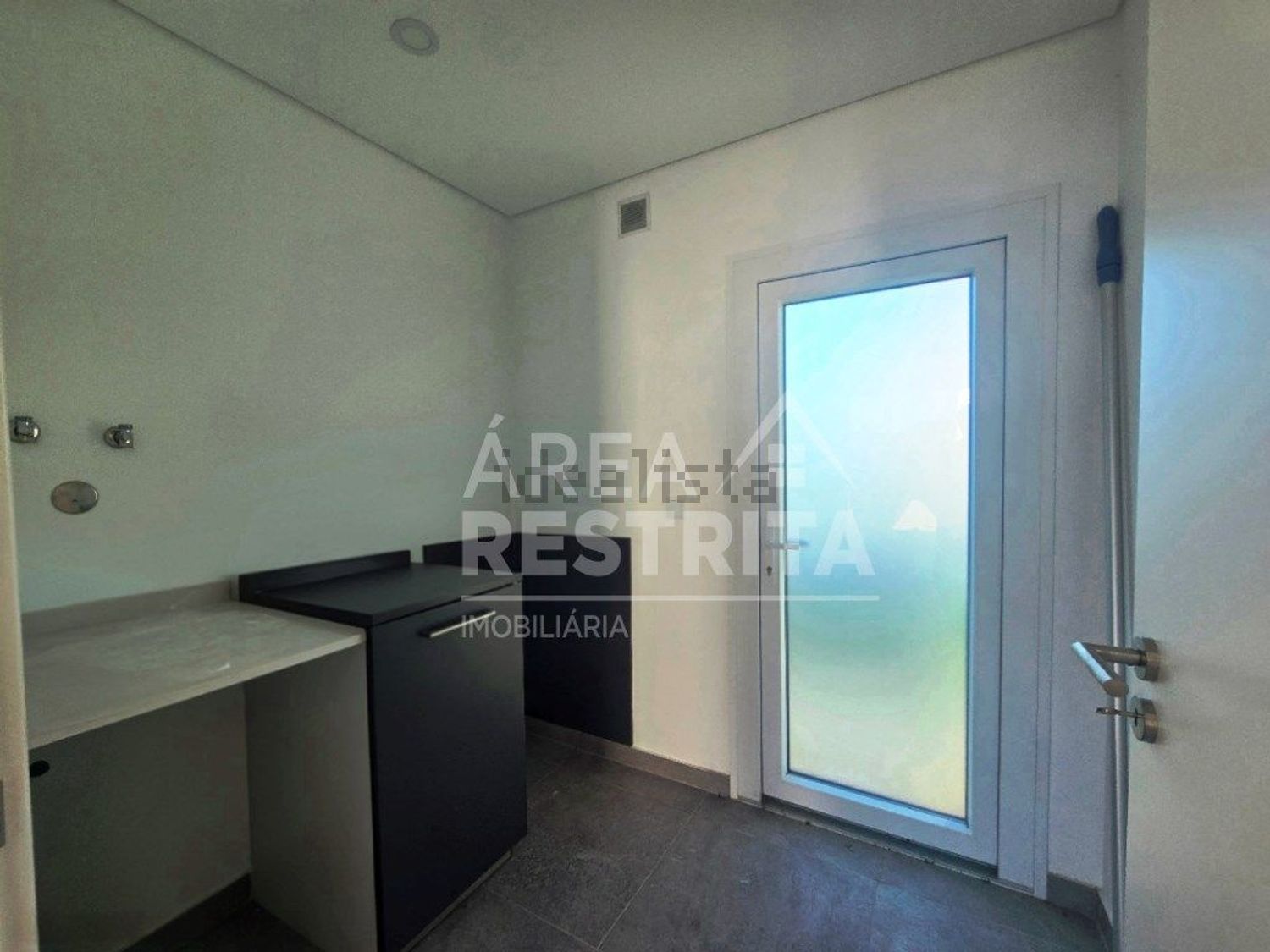 小楼房或独栋别墅出售在Rua dos Vitoriosos - 卫生间