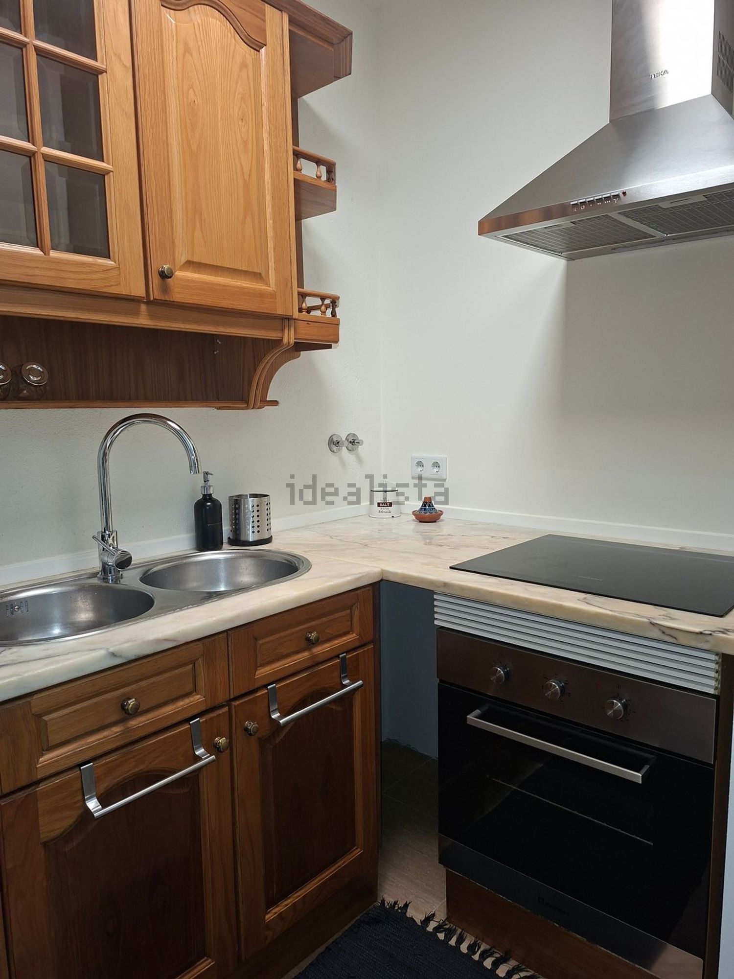 出租房间在Rua Bento de Jesus Caraça, 17 - 厨房