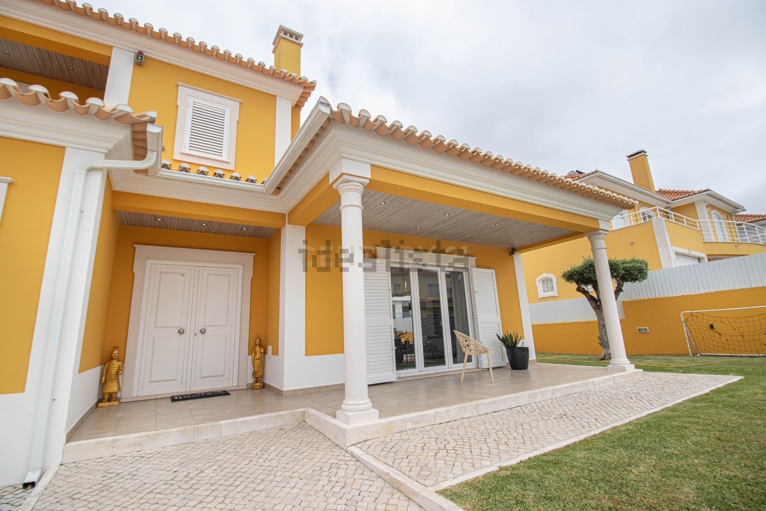 小楼房或独栋别墅出售在Rua Joane Mendes Botelho - 外立面