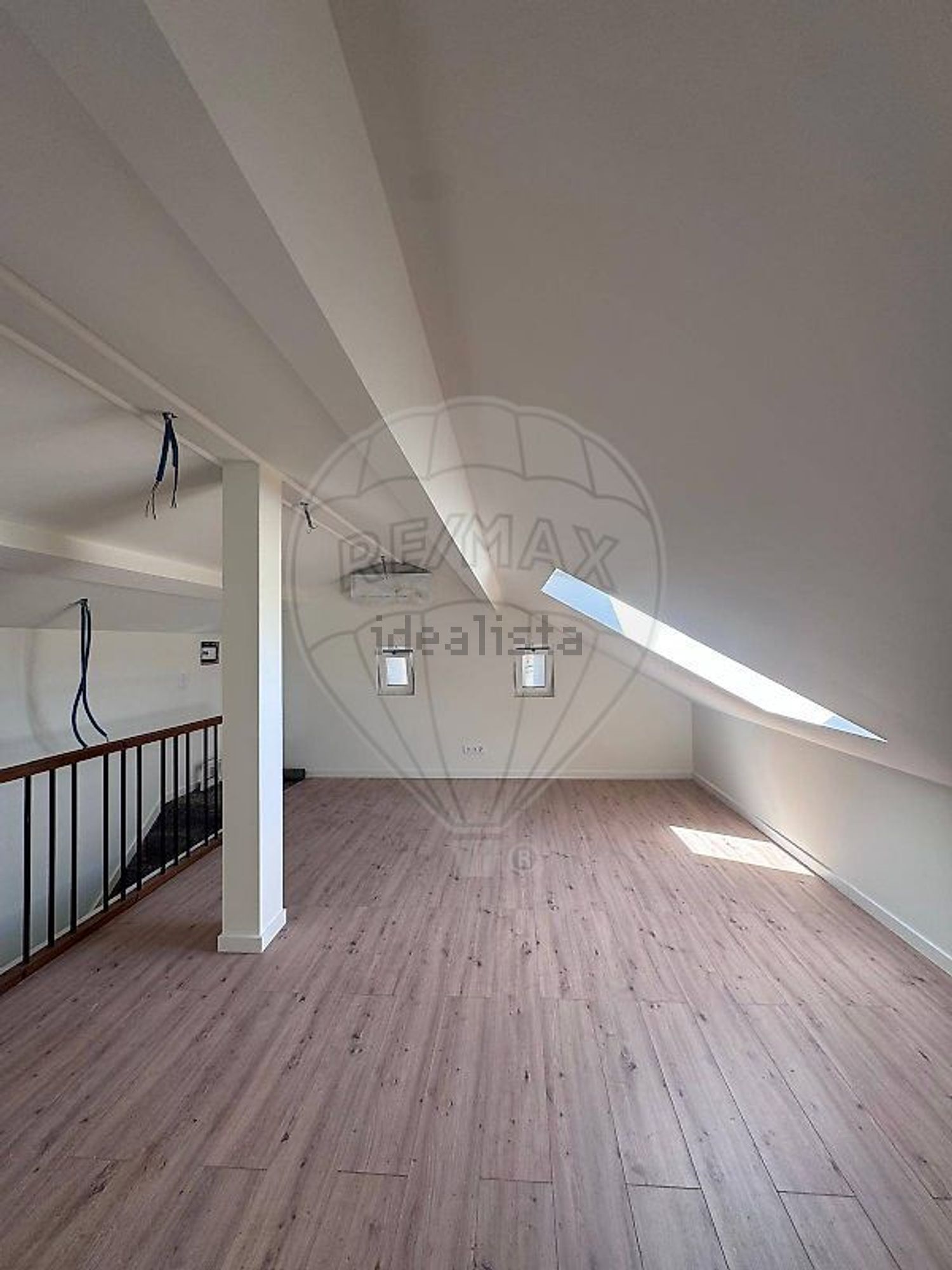 小楼房或独栋别墅出售在Rua da Ribeirinha - 详情