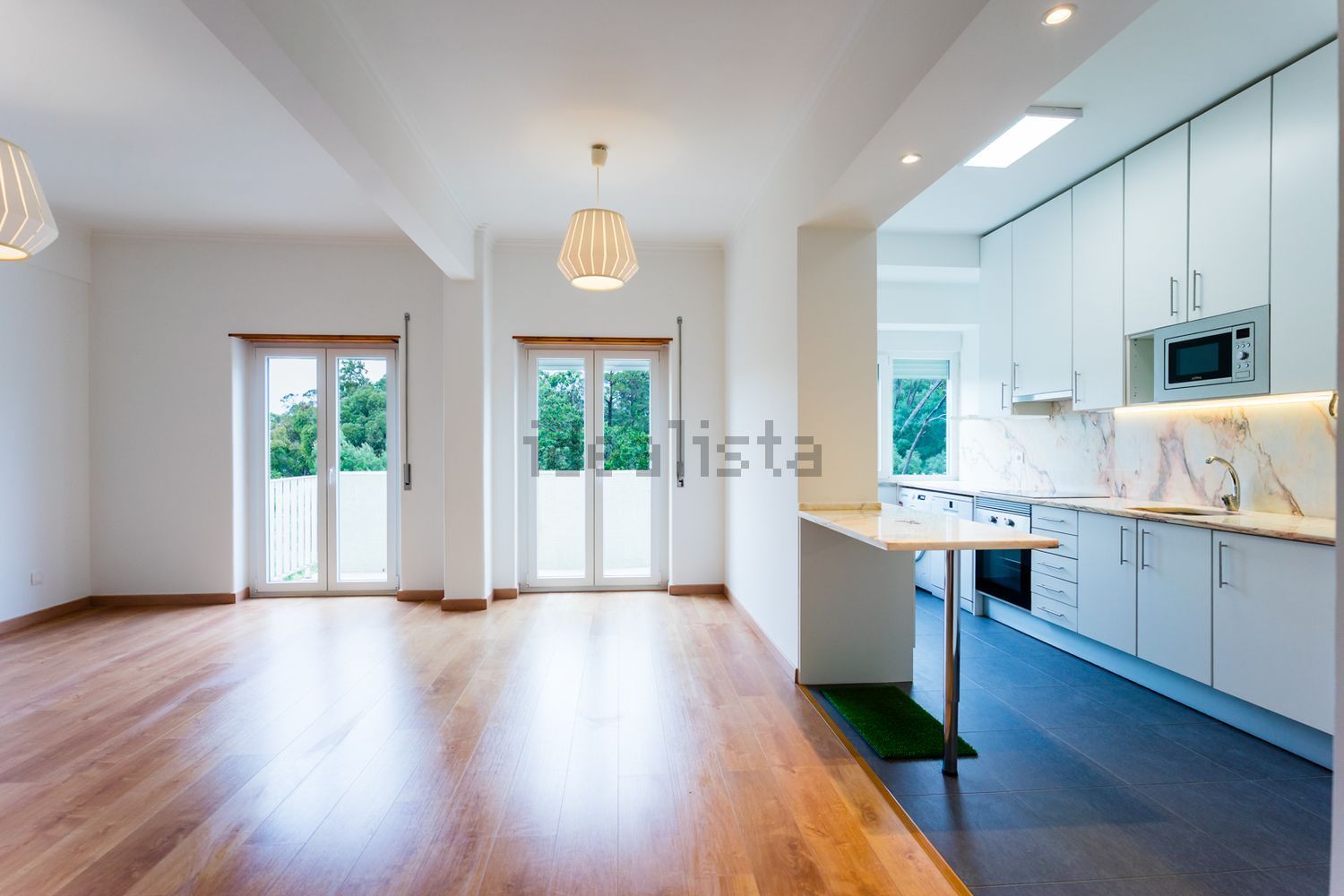 出租公寓 t2在Rua Luís Pastor de Macedo - 客厅