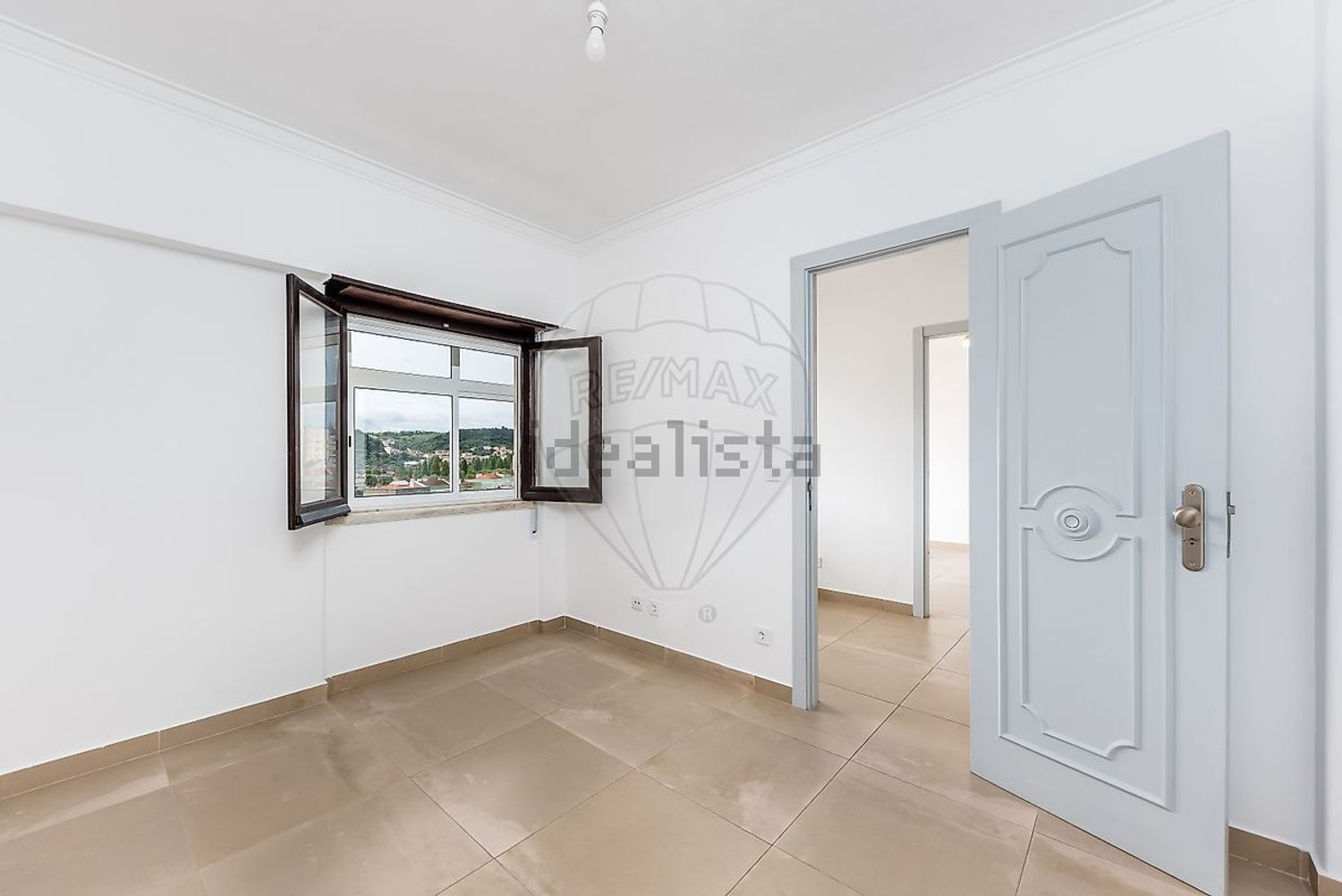 公寓 t2出售在Rua Almeida Garrett - 照片