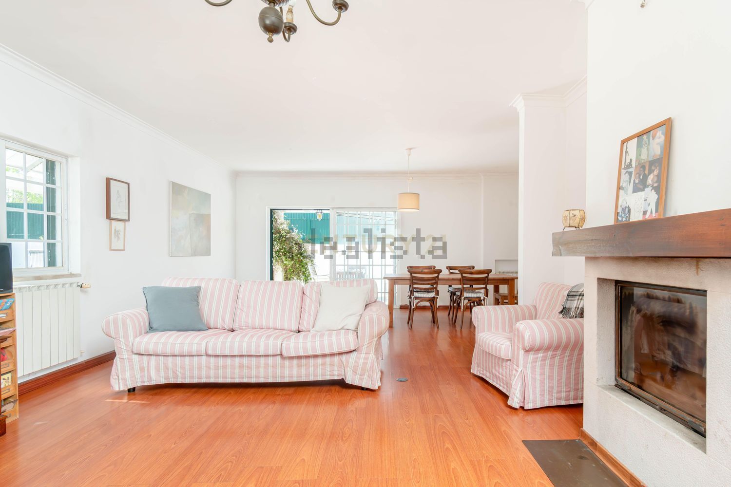 小楼房或独栋别墅出售在Rua das Bolotas s/n - 客厅