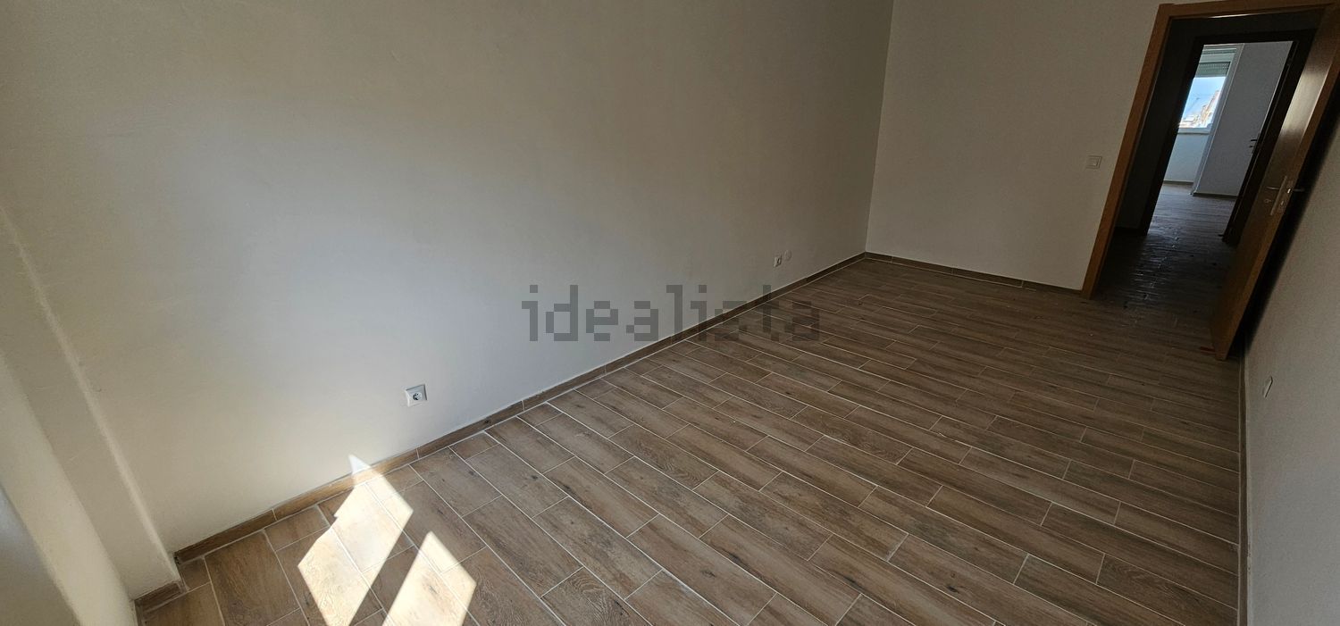 出租顶层公寓在Rua General Justiniano Padrel, 14 - 居住