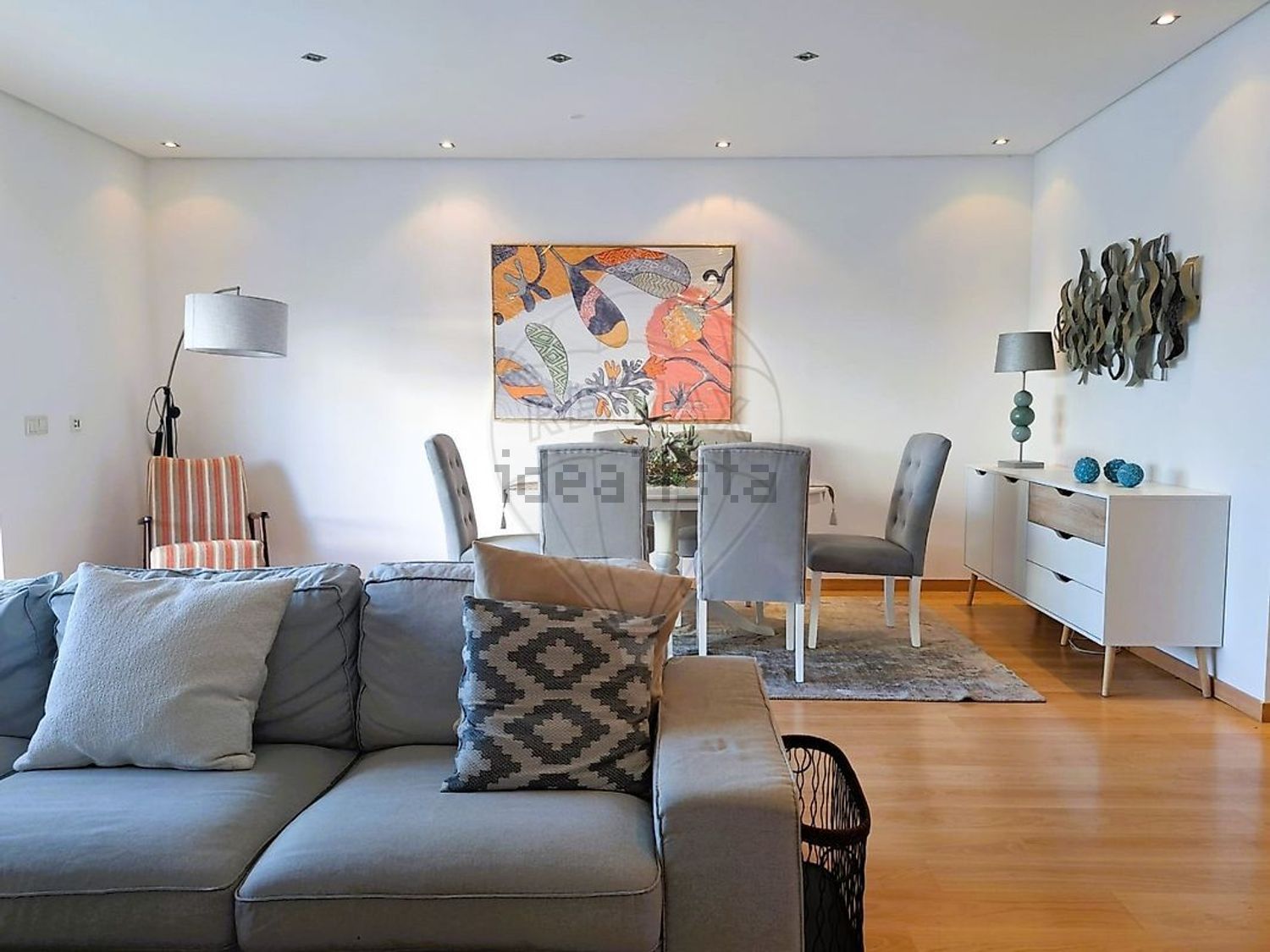 出租小楼房或独栋别墅在Rua da Liberdade - 客厅