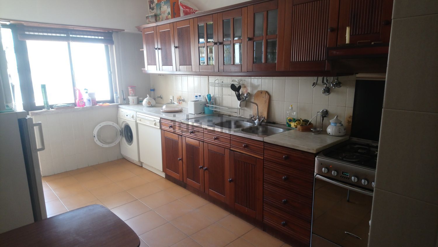 出租房间在Avenida Azedo Gneco, 26 n - 厨房