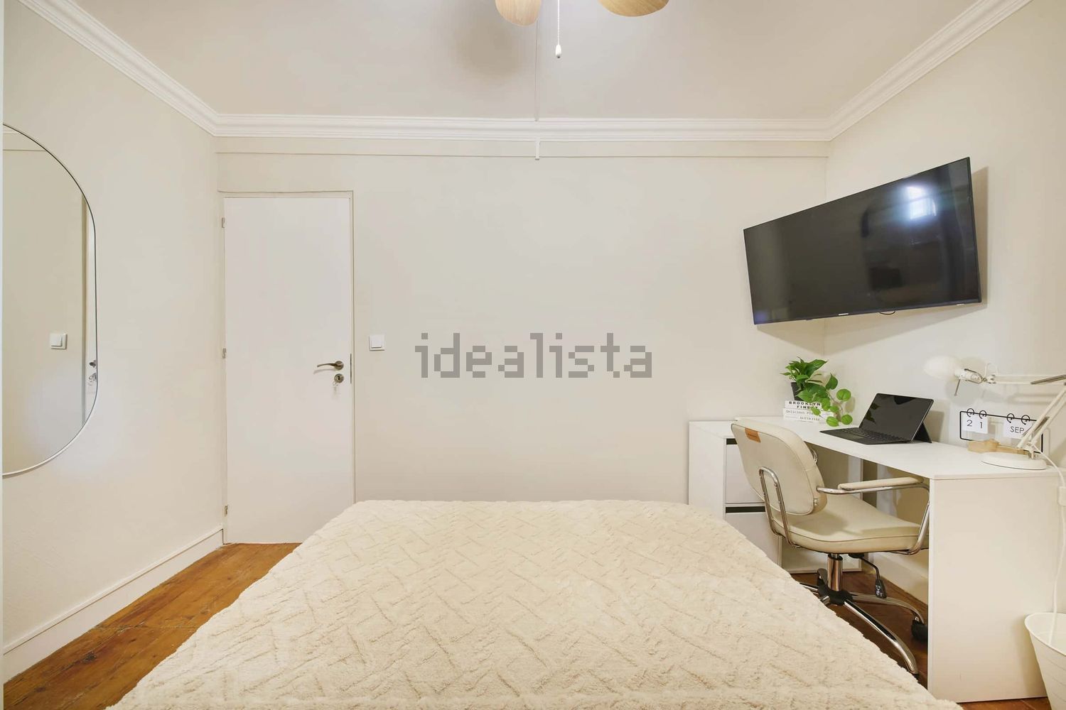 出租房间在Largo Vitorino Damásio, 2 - 客厅