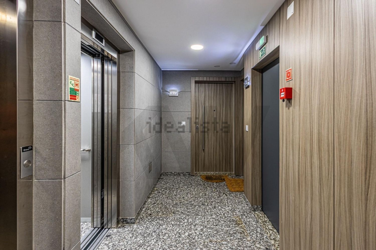 出租公寓 t2在Avenida Amália Rodrigues, 11 - 过道