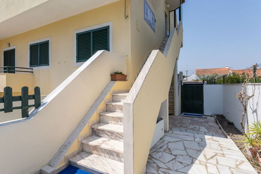 双拼别墅出售Quinta do castelo do Outeiro .- Rua 1º Maio