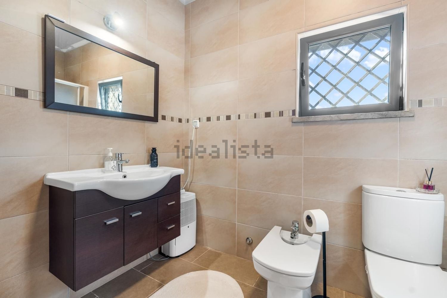 小楼房或独栋别墅出售N10 - 卫生间