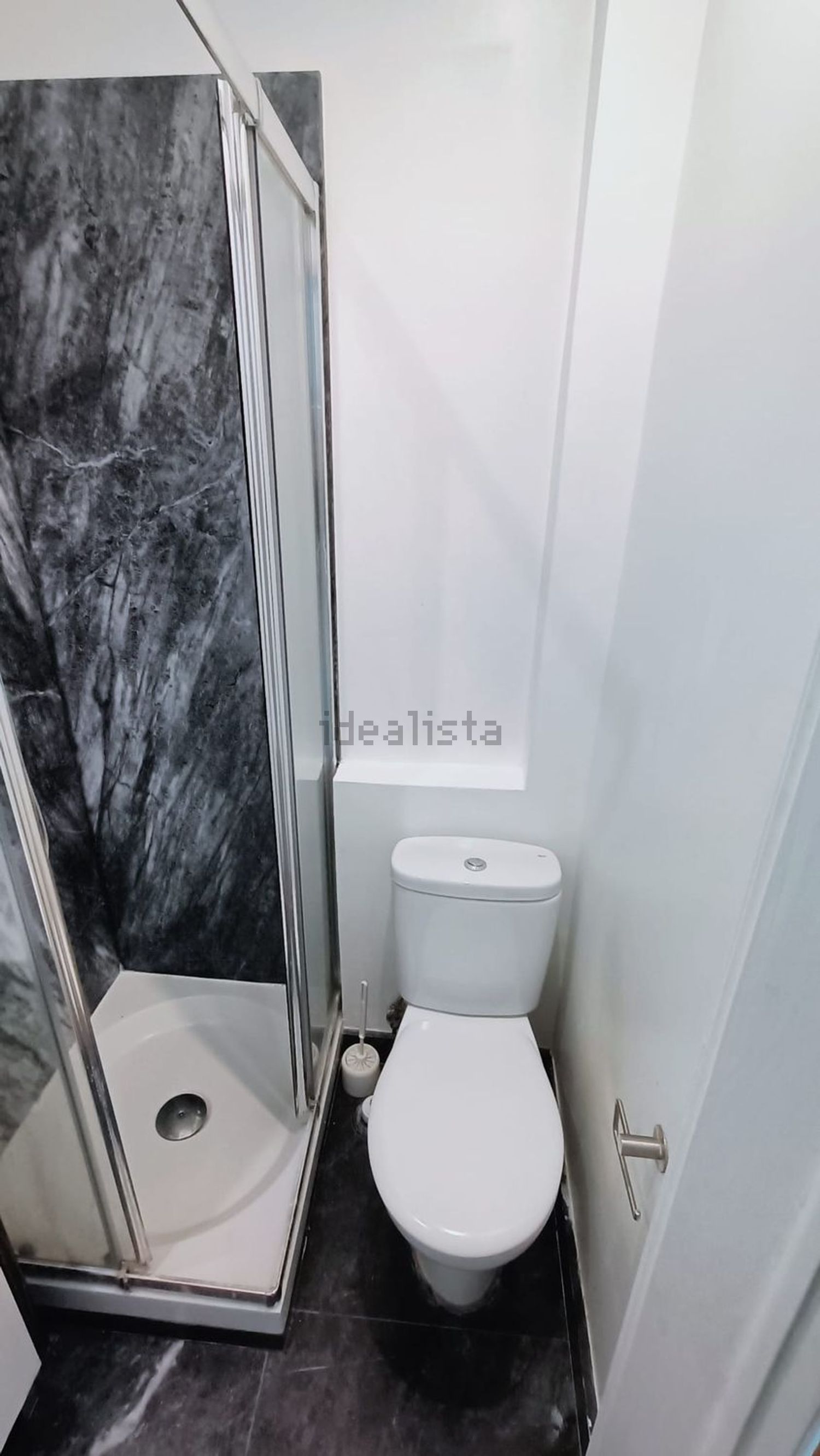 出租房间在Rua Professor José Pinto Correia, 47 - 卫生间