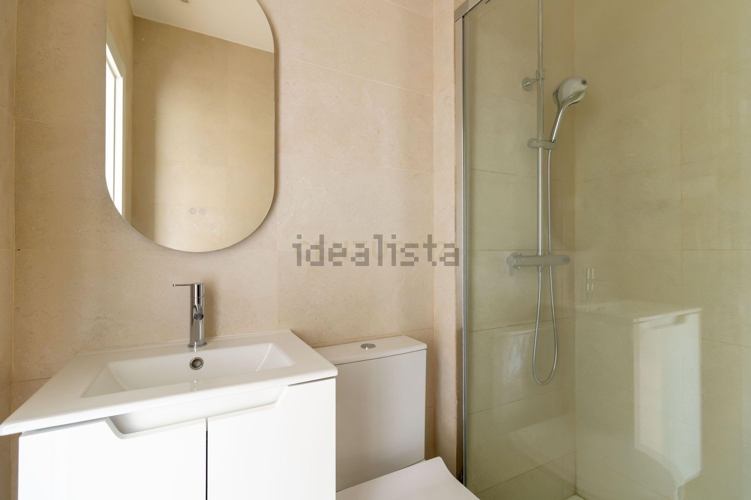 出租公寓 t2在Rua António Sérgio, 20 - 卫生间