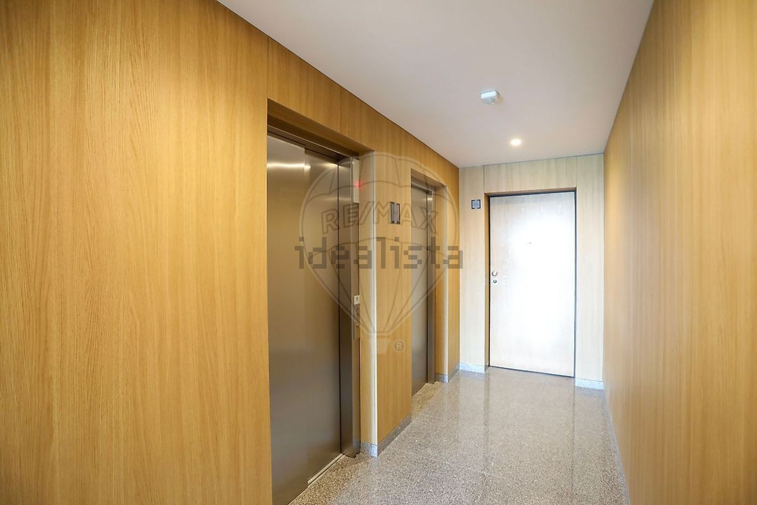 公寓 t3出售在Travessa Ivone Silva - 过道