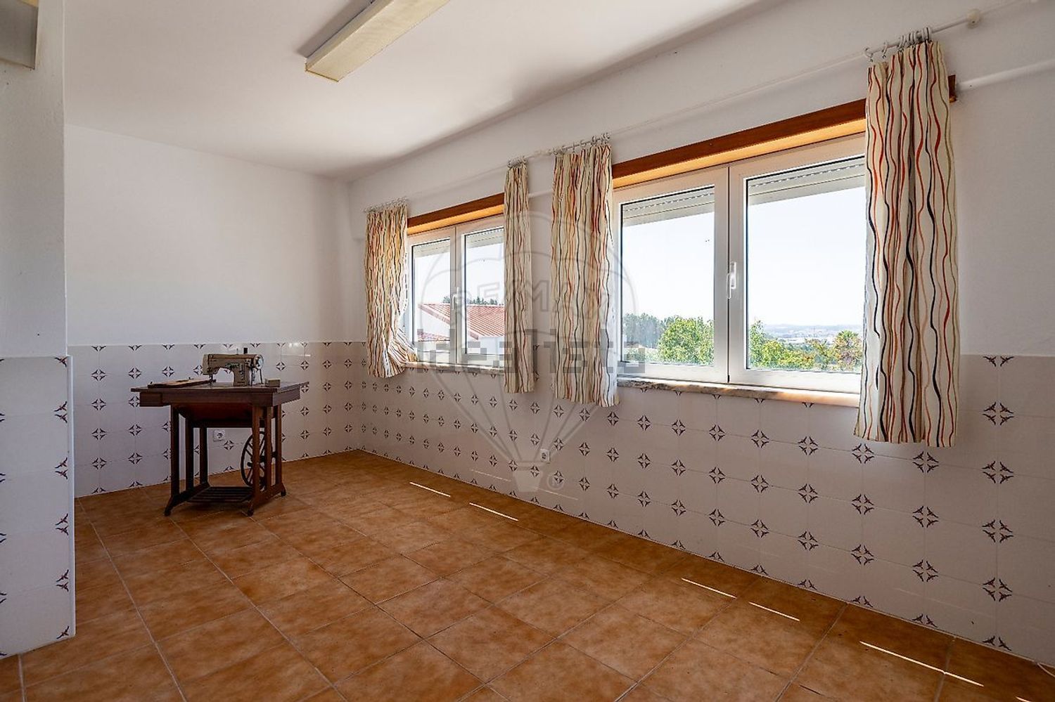 小楼房或独栋别墅出售在Rua da Guerra Peninsular - 照片