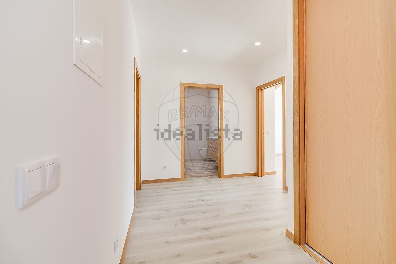 小楼房或独栋别墅出售在Rua da Cabine - 过道