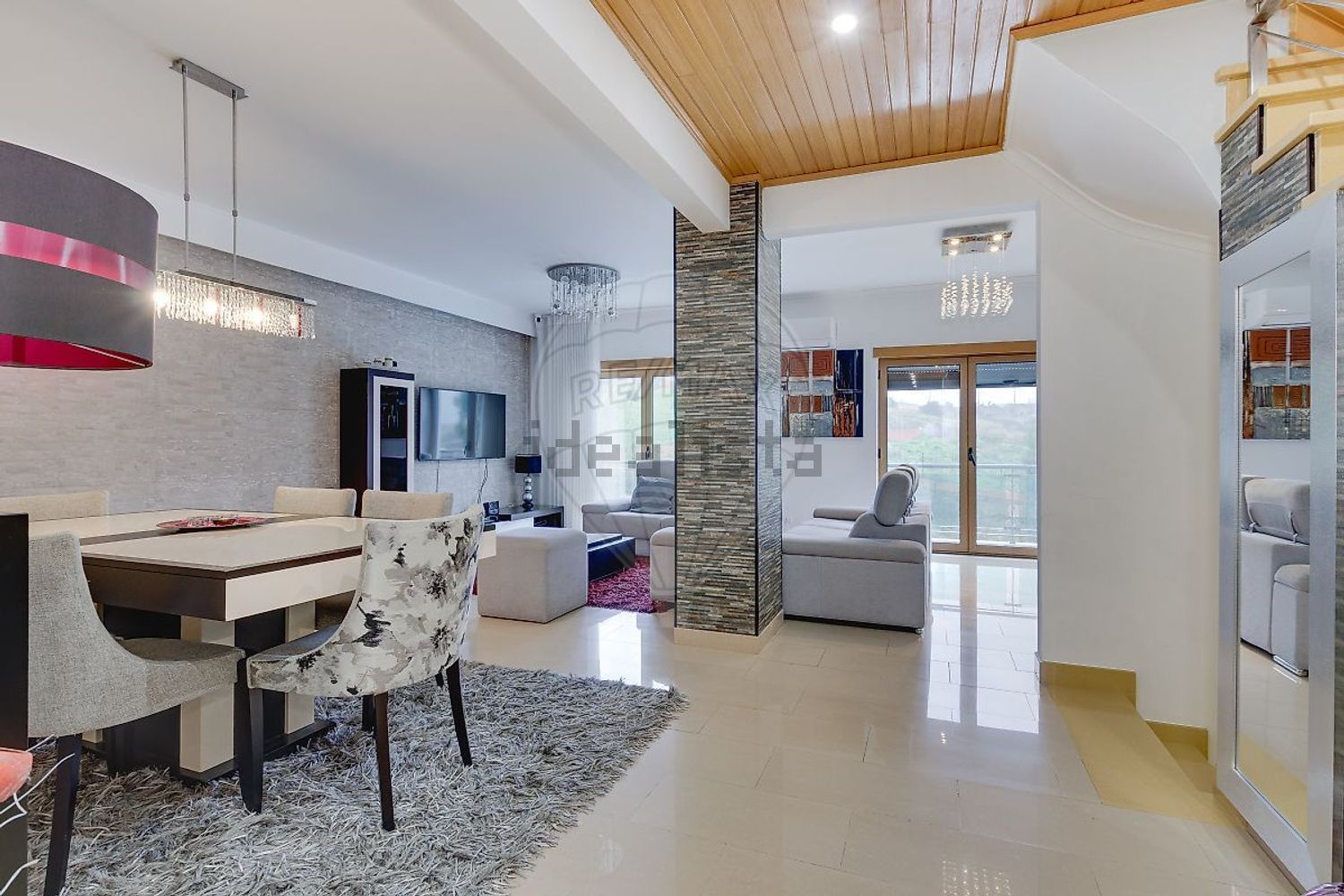 小楼房或独栋别墅出售在Rua Forças Armadas - 客厅