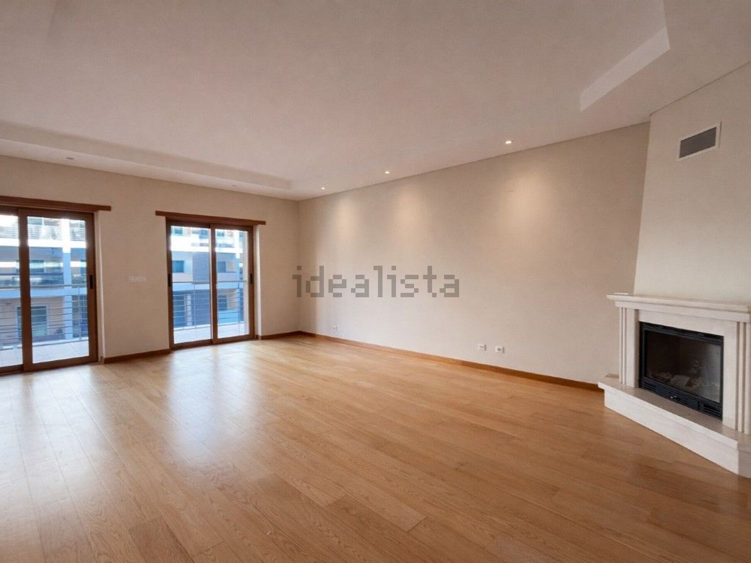 公寓 t2出售在Avenida Canto e Castro - 客厅