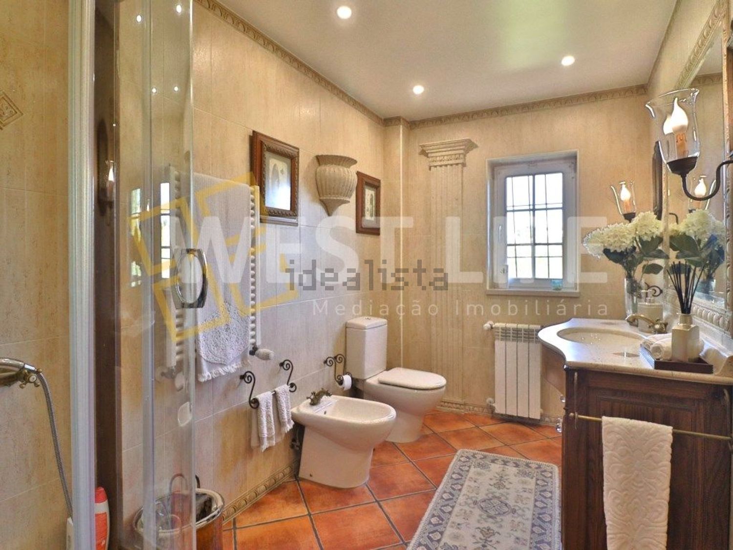 小楼房或独栋别墅出售在Turcifal - 卫生间