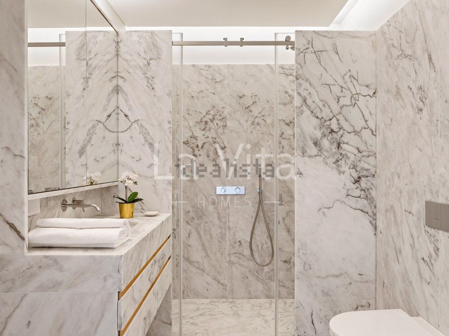 双拼别墅出售在Avenida Marginal - 卫生间