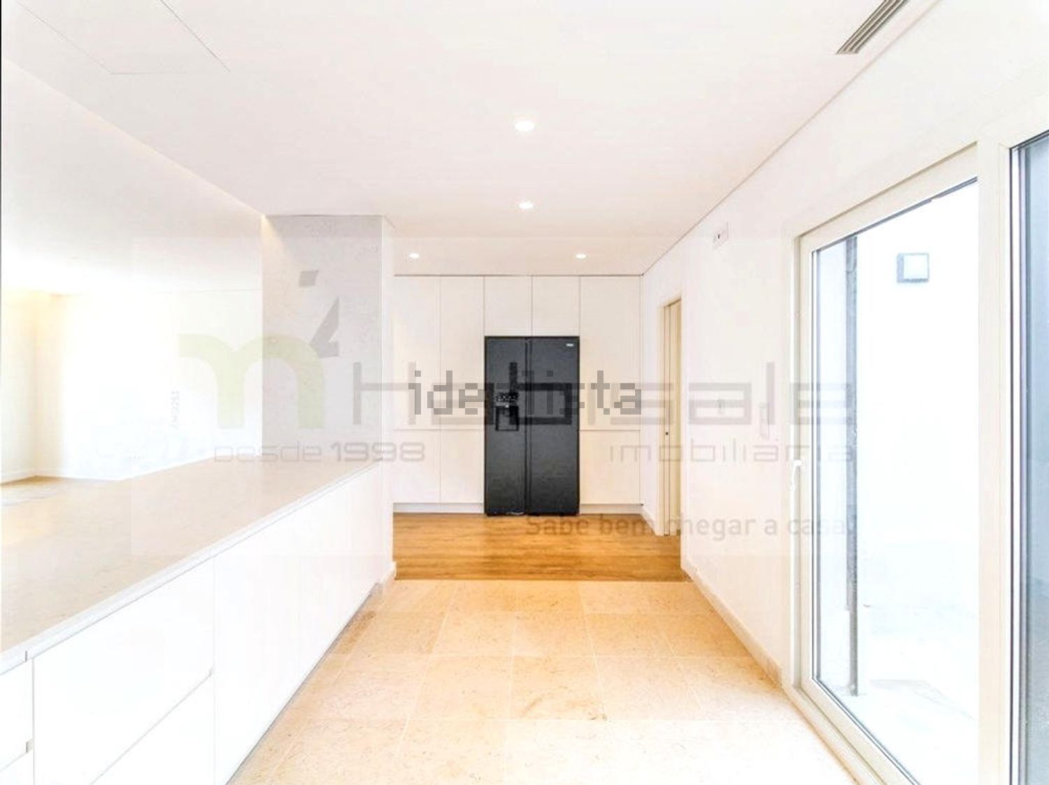 联排别墅出售在Rua Almirante Gago Coutinho, 58 a - 过道