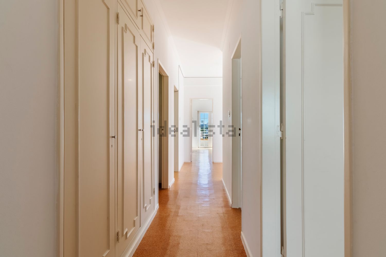 小楼房或独栋别墅出售在Rua Marechal Carmona - 过道