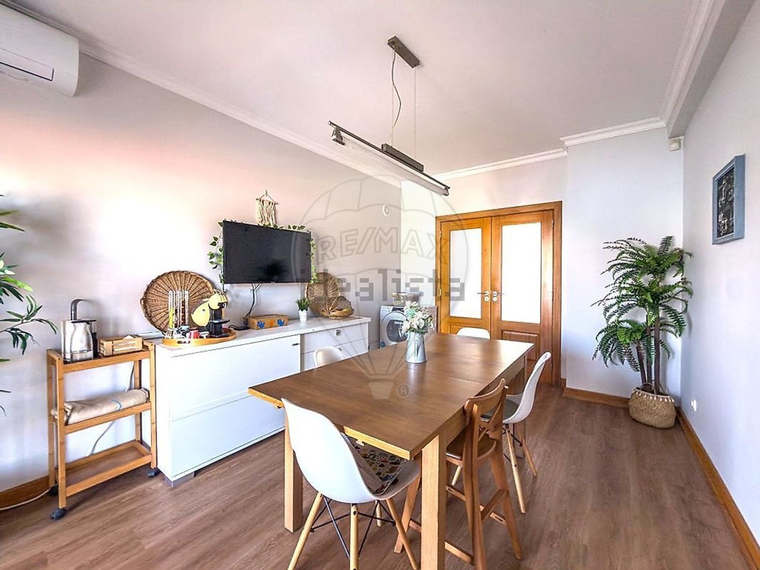 小楼房或独栋别墅出售在Rua Fernando Piteira Santos - 客厅