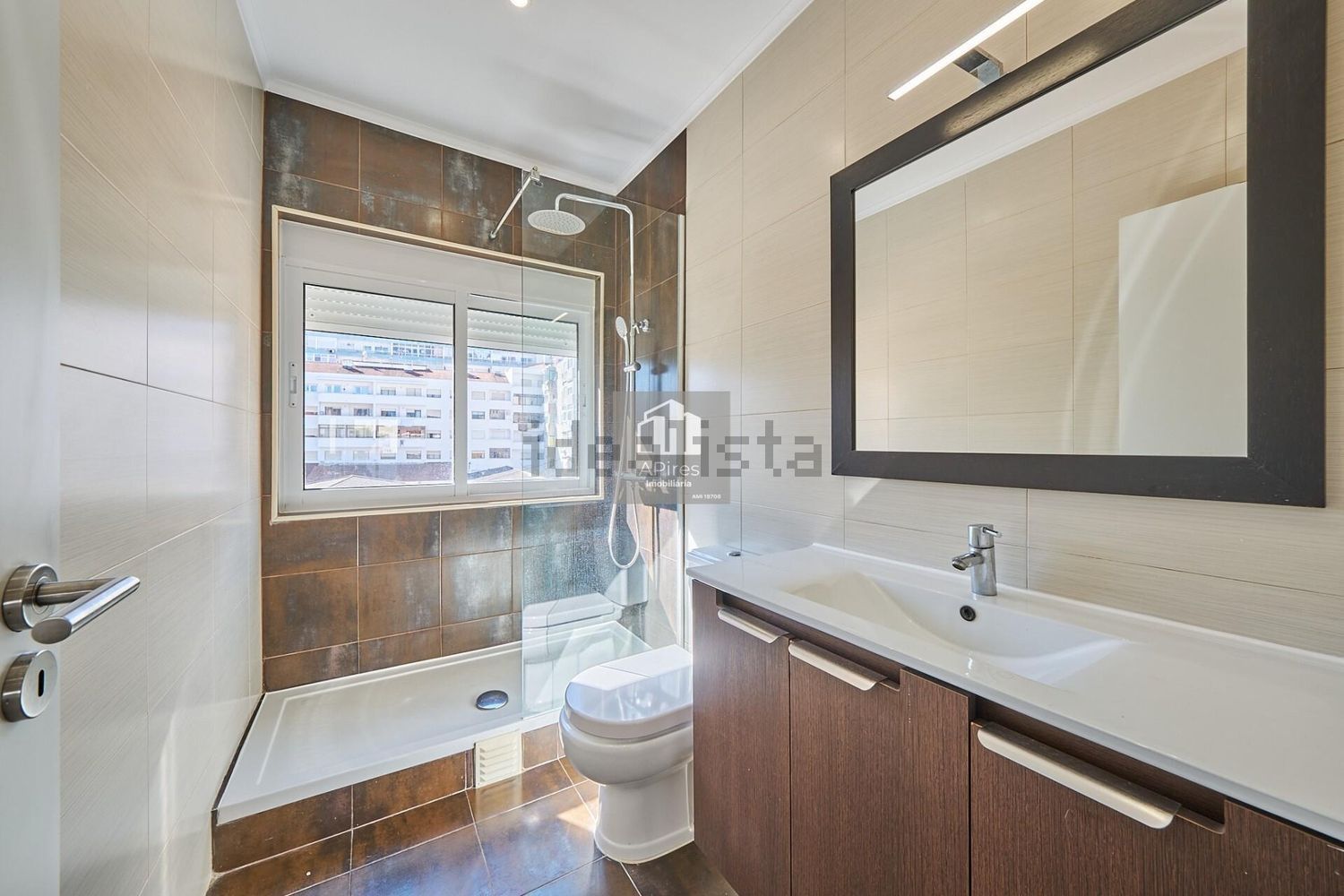 公寓 t2出售在Rua de Santo Antonio s/n - 卫生间