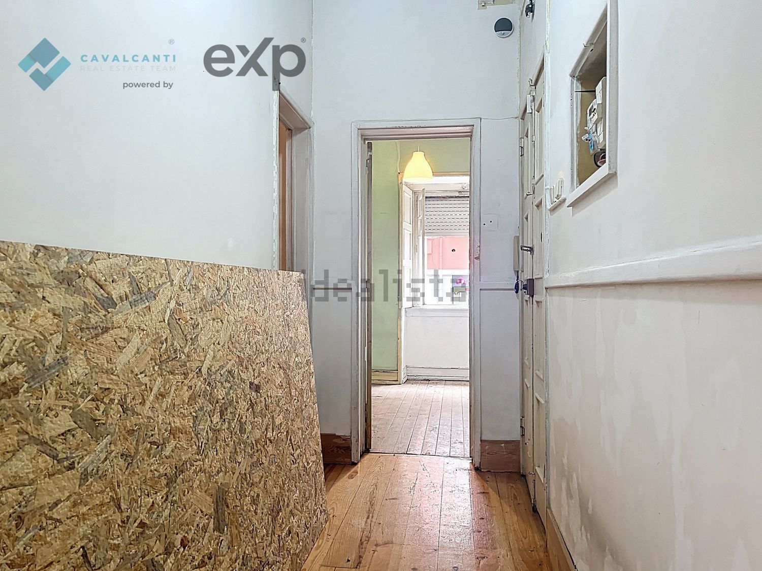 公寓 t3出售在Rua Barão de Sabrosa s/n - 过道