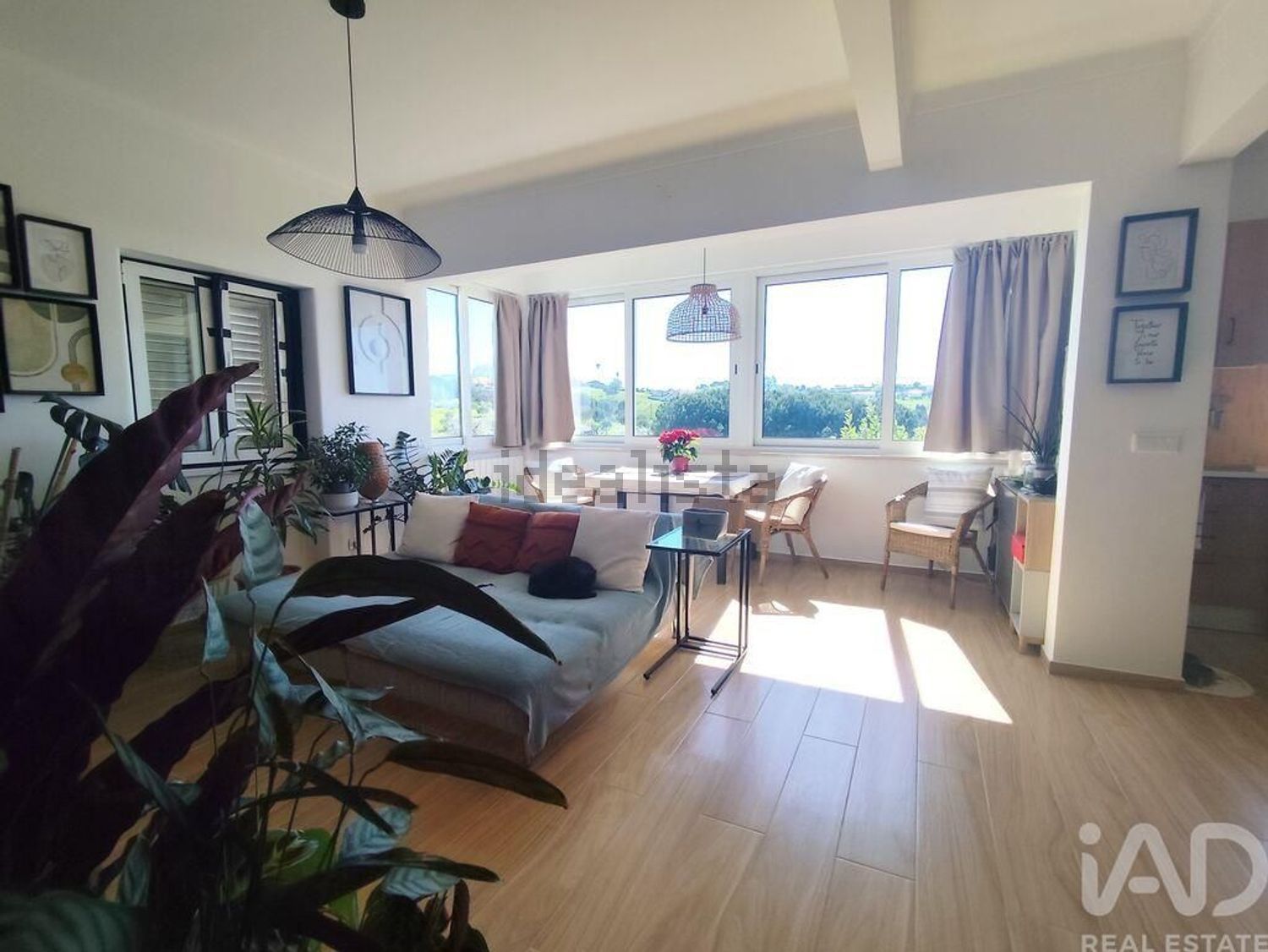 小楼房或独栋别墅出售在Lamas e Cercal - 客厅