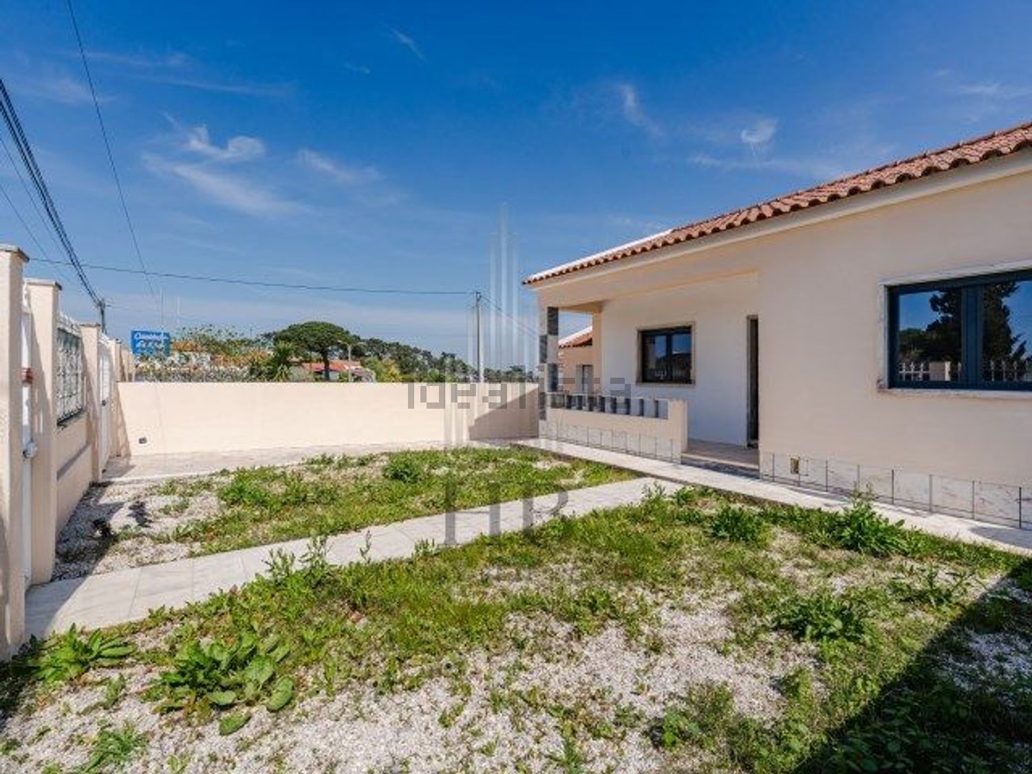 出租小楼房或独栋别墅在Rua do Arneiro - 外立面