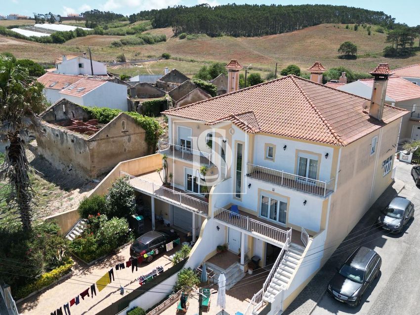 小楼房或独栋别墅出售在Encarnação