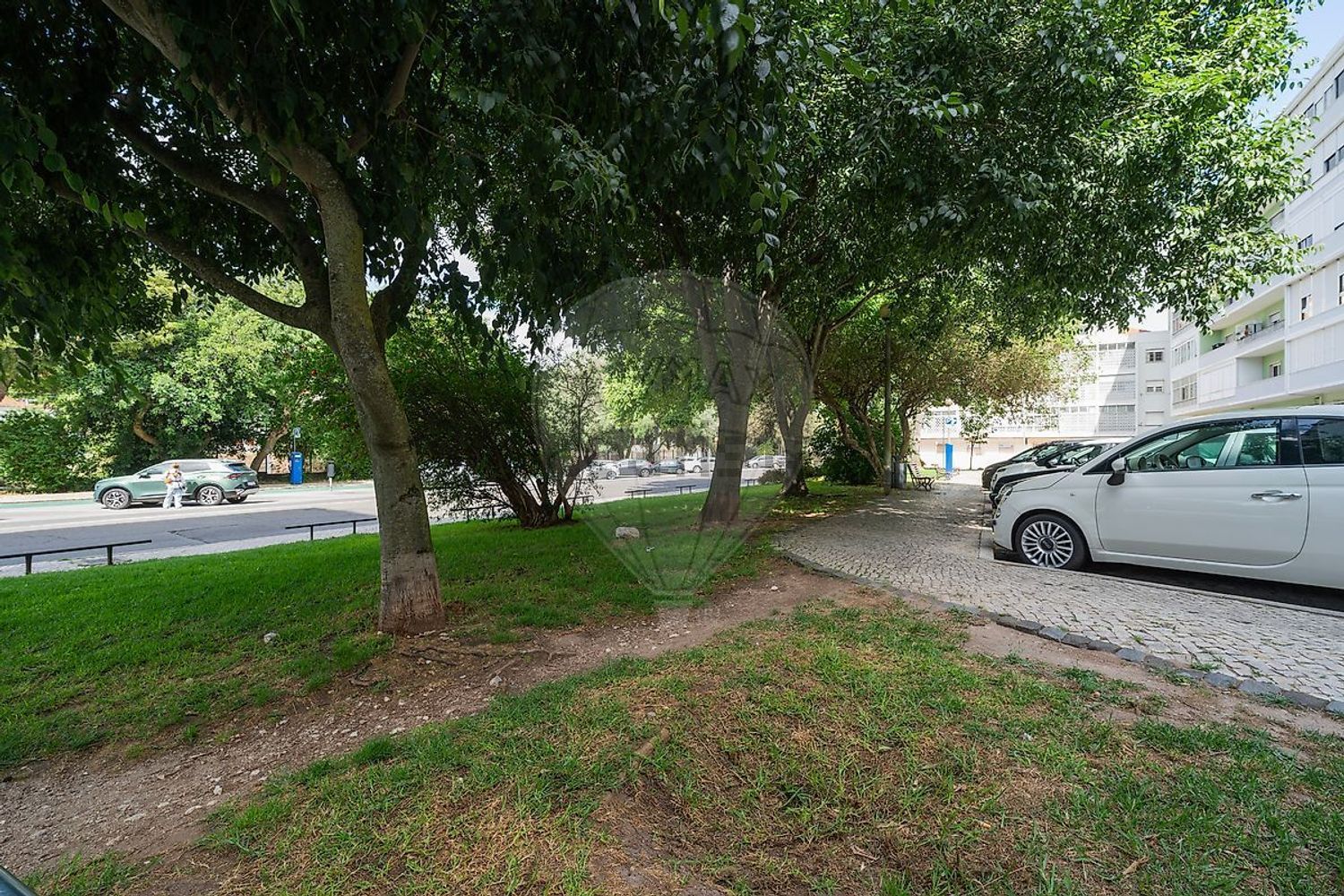 出租t0（单人公寓）在Rua Conde Almoster - 花园