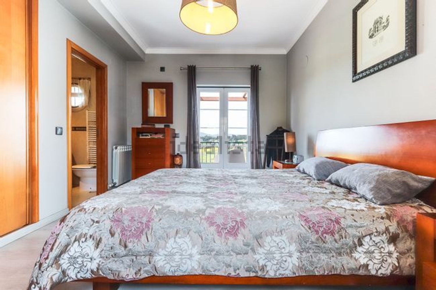 小楼房或独栋别墅出售在Praceta Santo António - 卧室