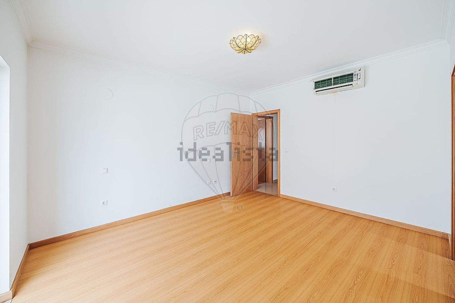 小楼房或独栋别墅出售在Rua Jorge Peixinho - 居住