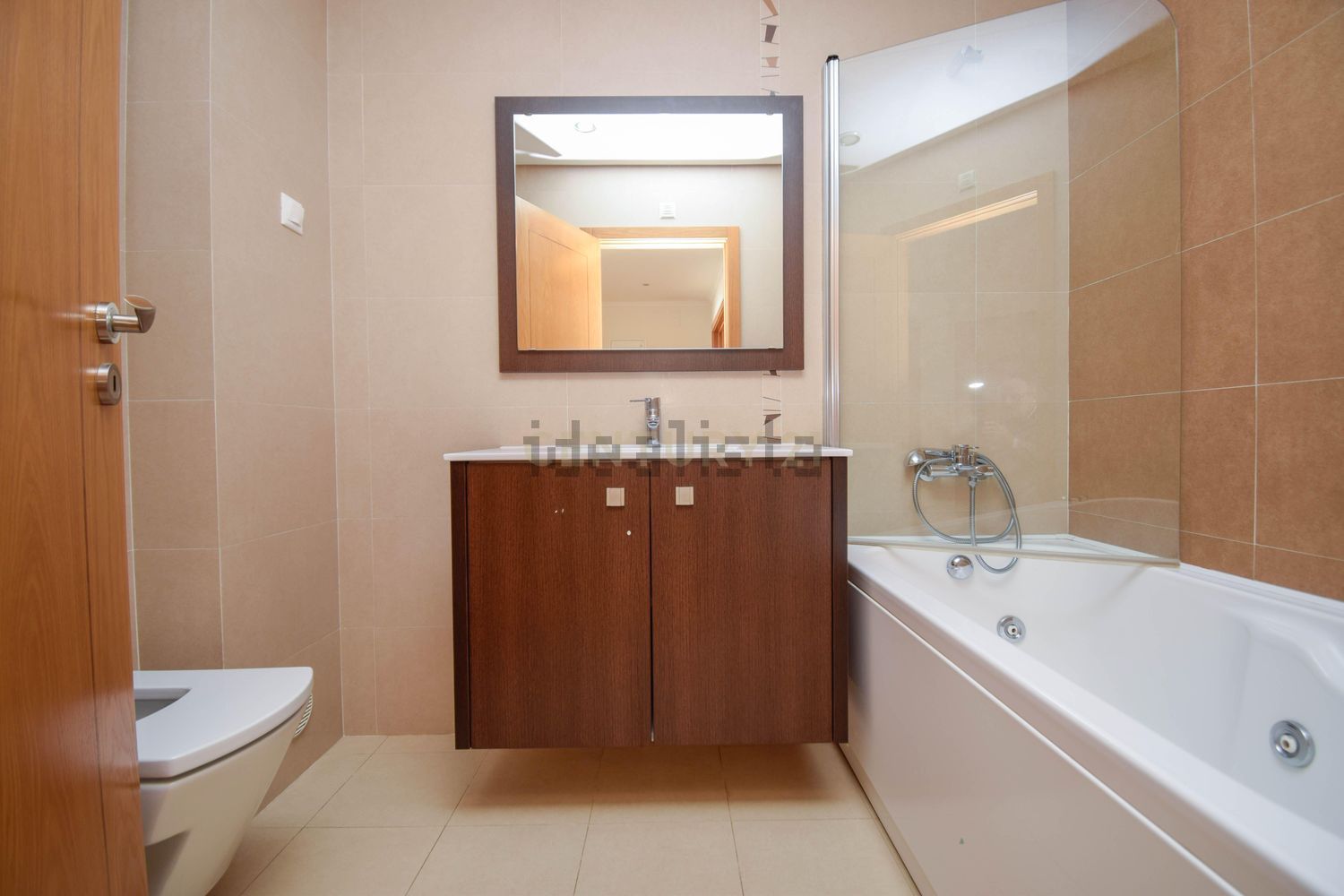 出租公寓 t2在Rua Manuel Alfredo Tito Morais, 10 - 卫生间