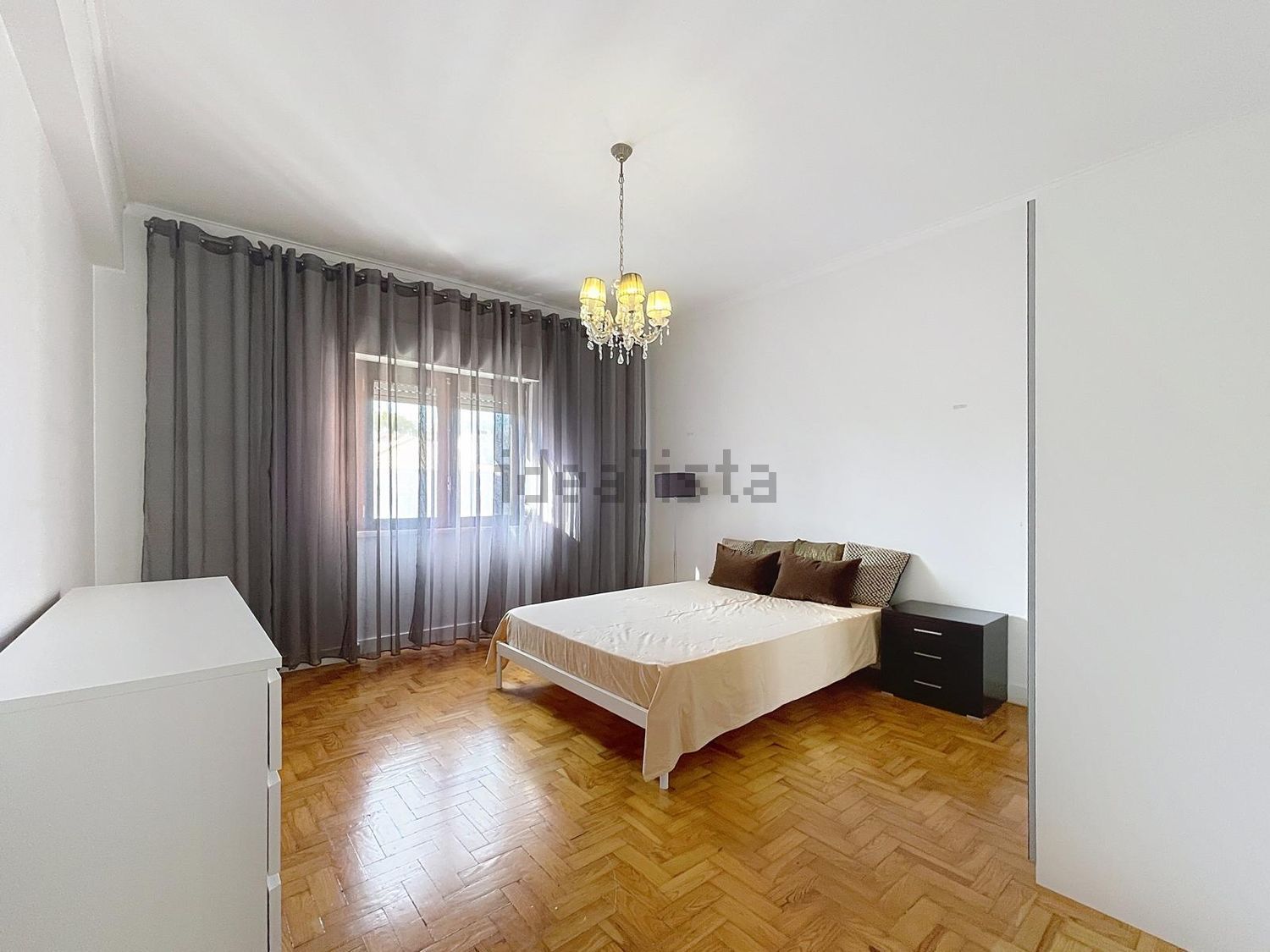 出租房间在Rua do Município, 13 - 卧室