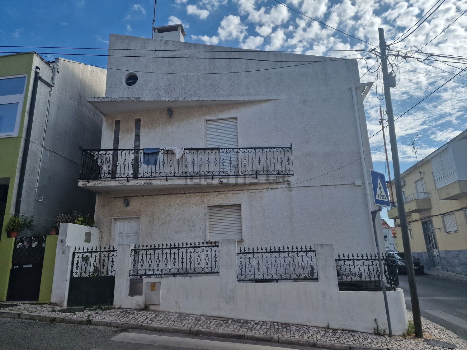 小楼房或独栋别墅出售在Rua da Graça - 外立面