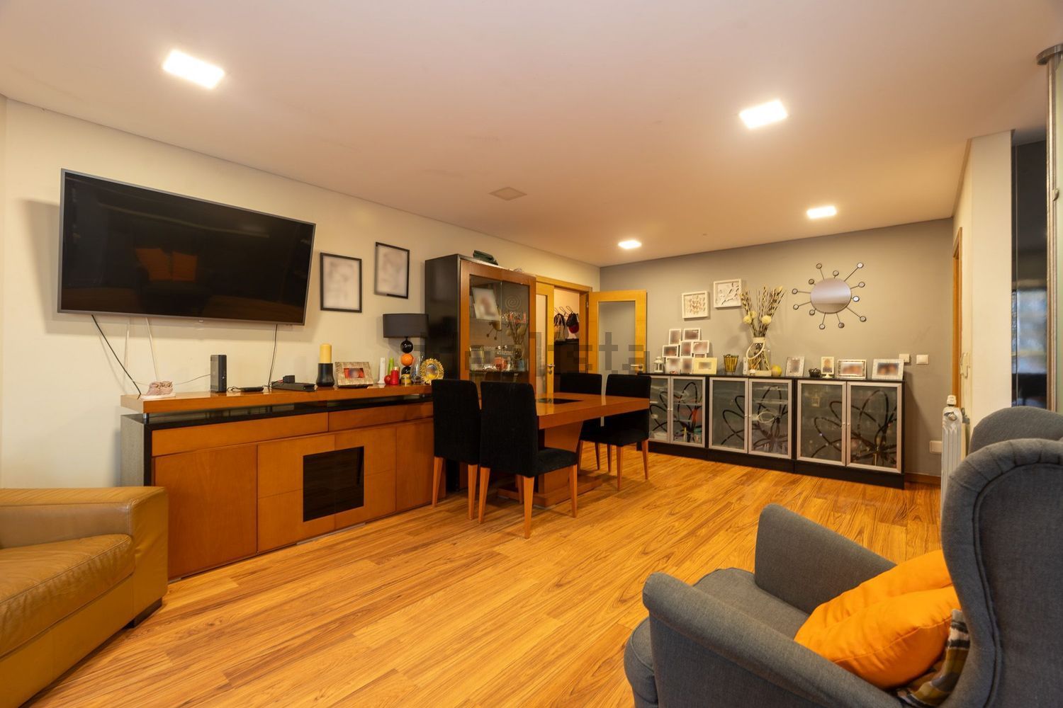 公寓 t2出售在Rua Fernando Farinha, 8 - 客厅