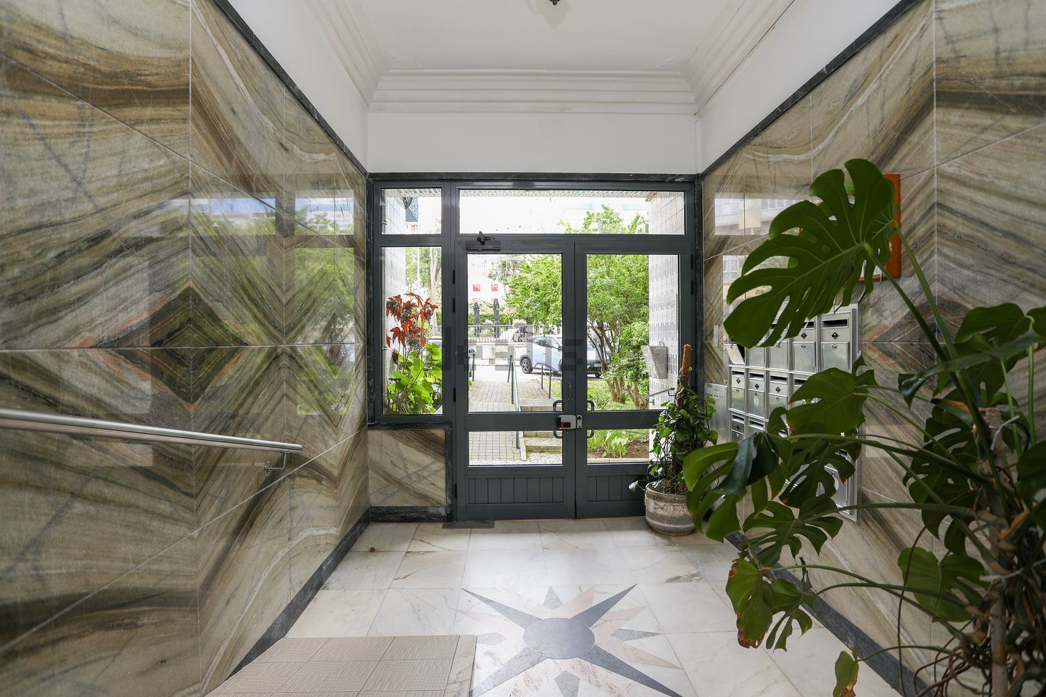 公寓 t2出售在Rua Amadeu de Sousa Cardoso - 照片