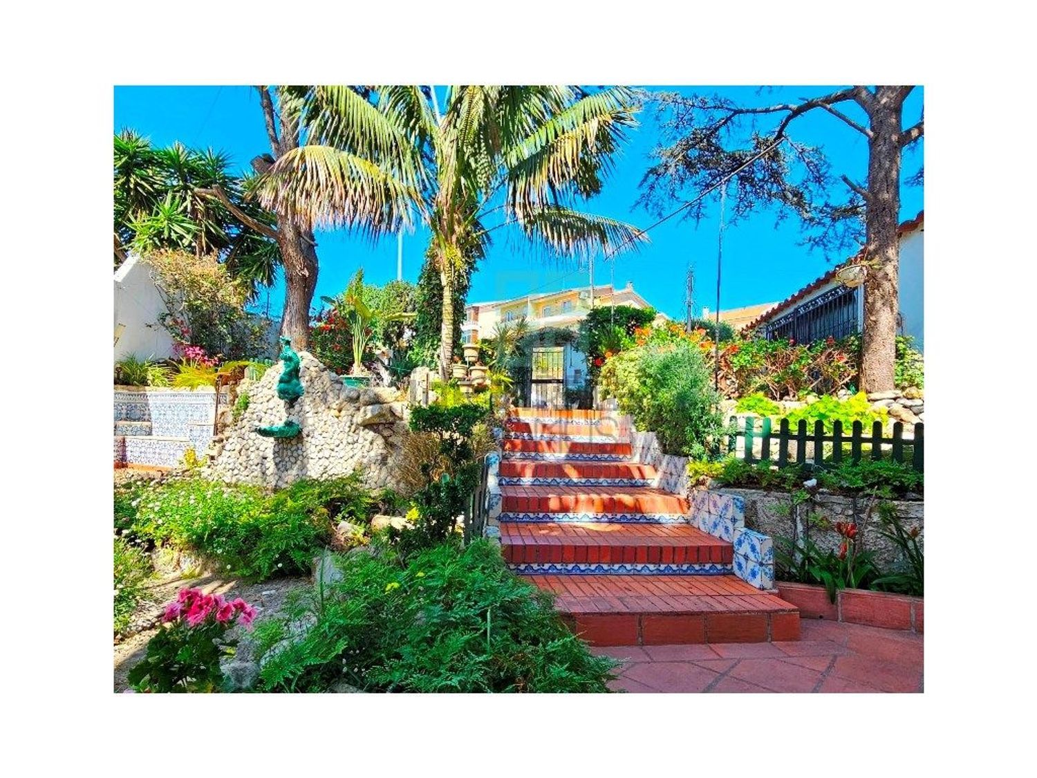 小楼房或独栋别墅出售在Rua Zambujal, 263 a - 花园