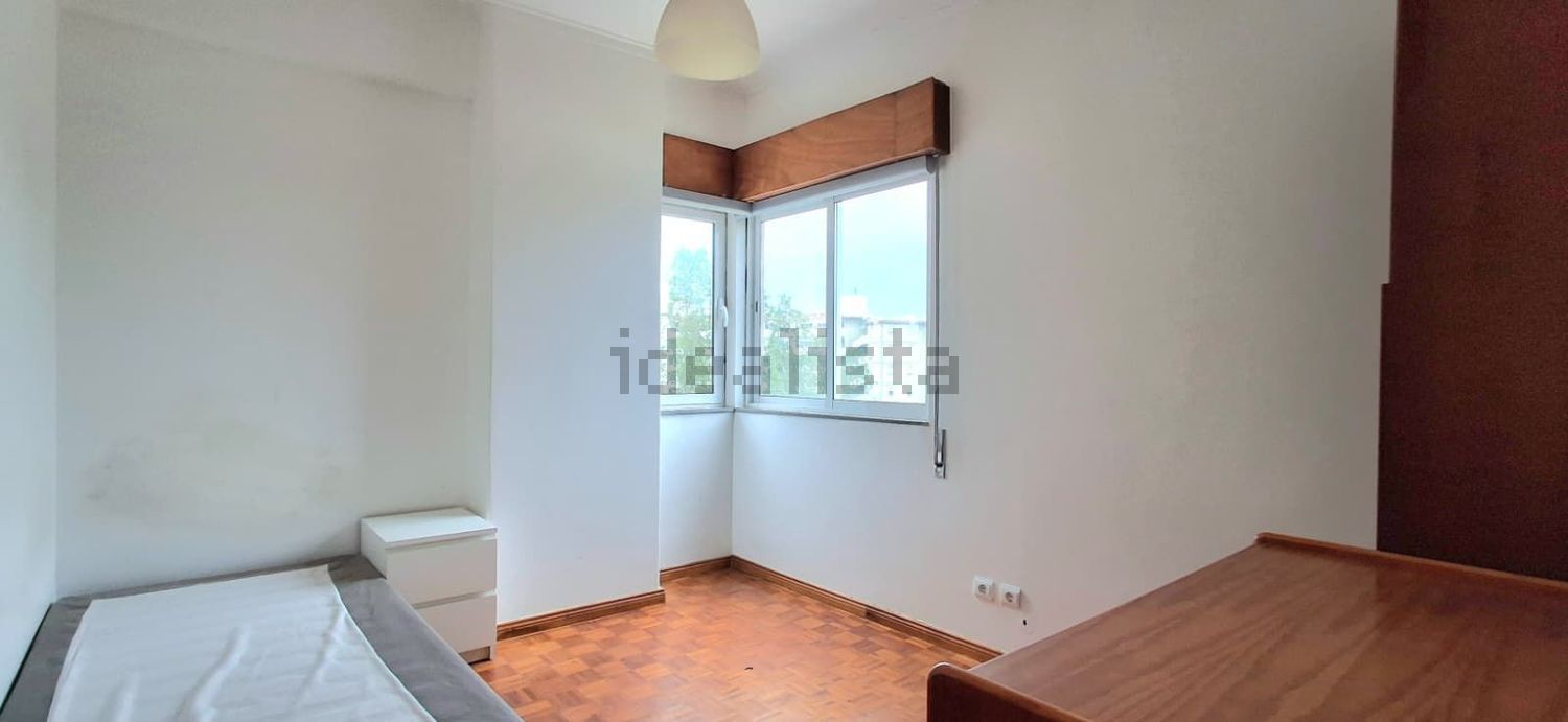 公寓 t3出售在Rua Tomás Alcaide, 100 - 居住