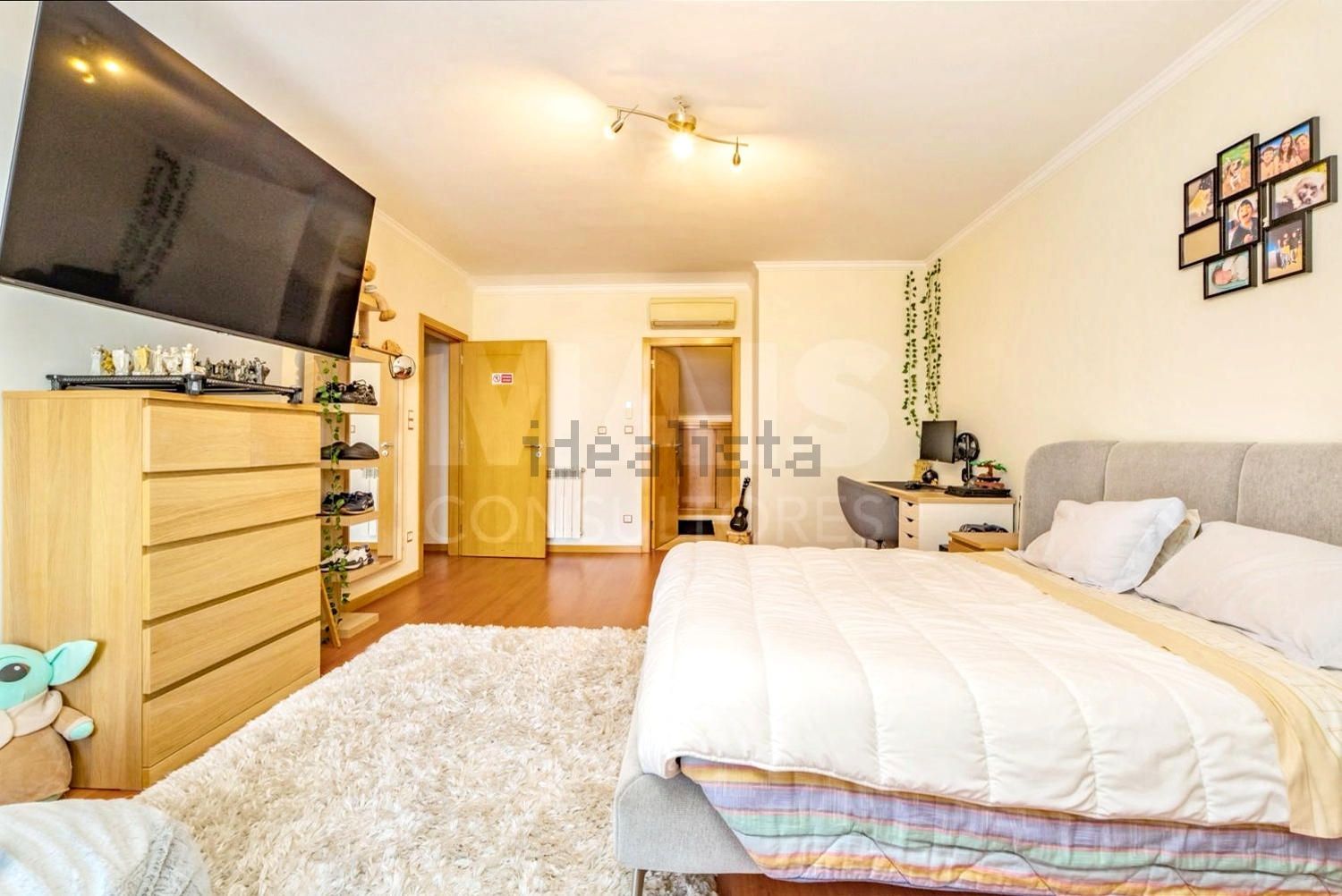 公寓 t4出售在Rua Alexandre Herculano - 卧室