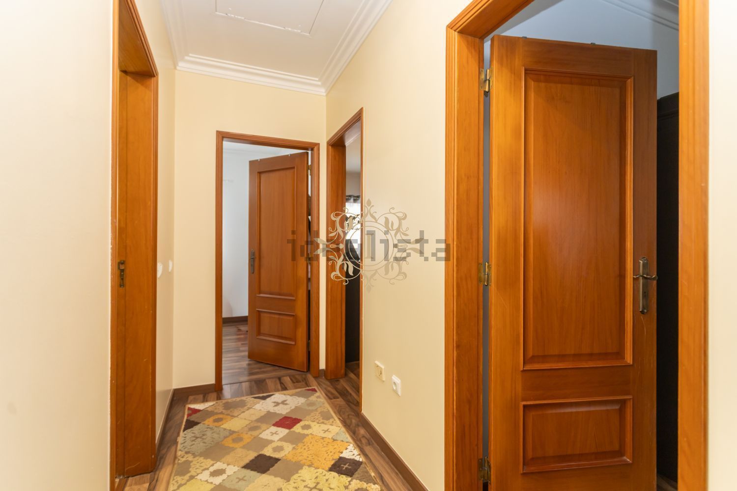 联排别墅出售在Moita - 过道