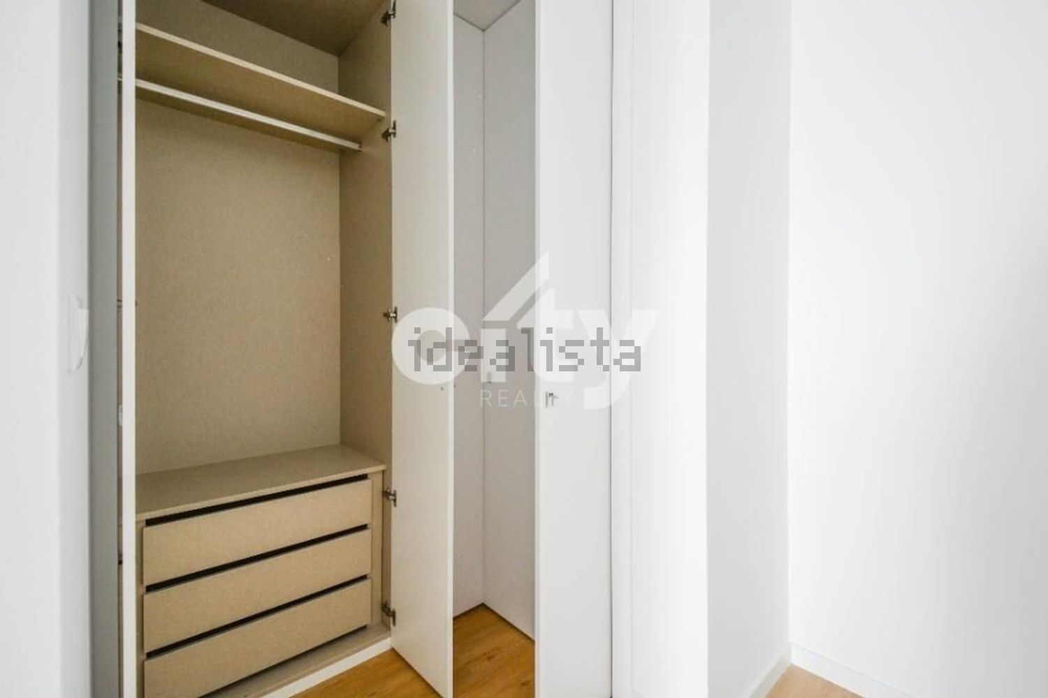 公寓 t3出售在Rua Doutor Sabino Galrão - 试衣间