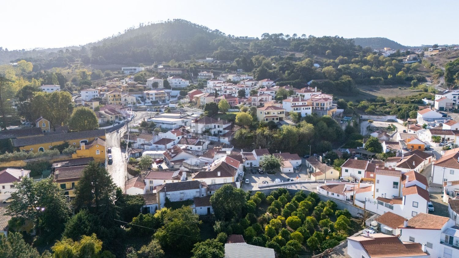 小楼房或独栋别墅出售在Rua Direita - 视线