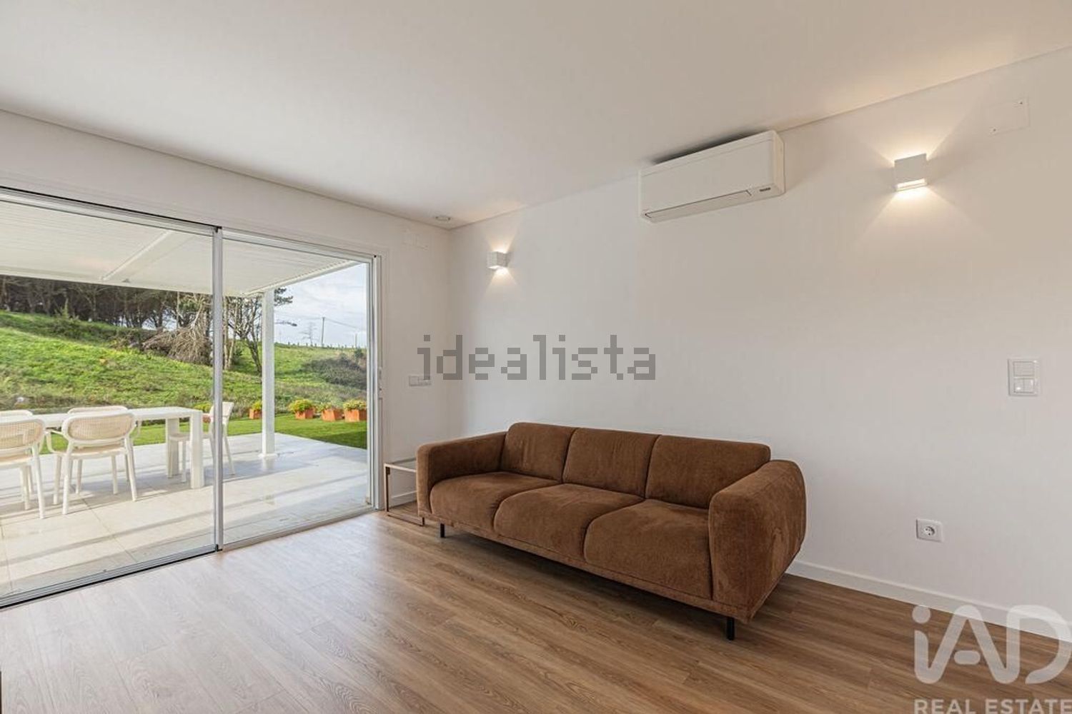 小楼房或独栋别墅出售在Santo Isidoro - 客厅