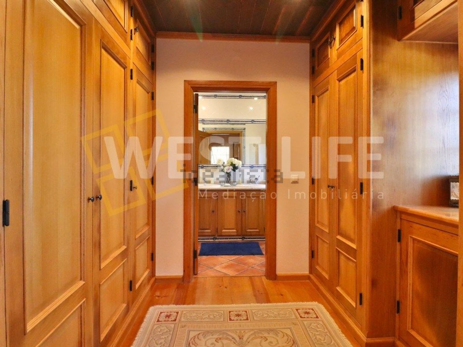 小楼房或独栋别墅出售在Turcifal - 过道