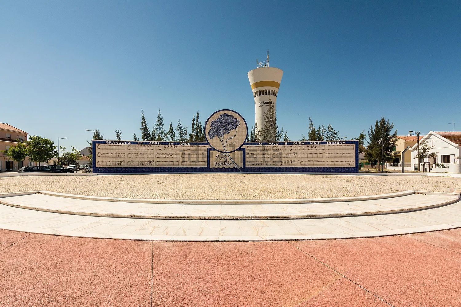 小楼房或独栋别墅出售Grândola - 照片